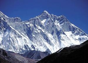히말라야 산맥만큼 험난한 네팔의 민주화운동 표지 이미지
