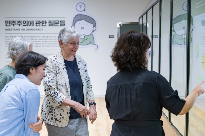 민주주의 강연회 특별 기획 [돌봄 민주주의 석학 조안 트론토와의 대담] 연관 이미지