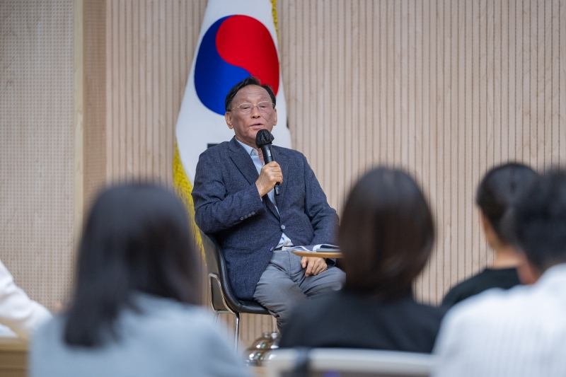 민주화운동기념관 여름 시민강좌 남영야학(夜學): 여름, 문화로 기억하는 [저항 문학이 민주주의에 던진 질문: 민중문학 | 김명인 관장(국립세계문자박물관)] 연관 이미지