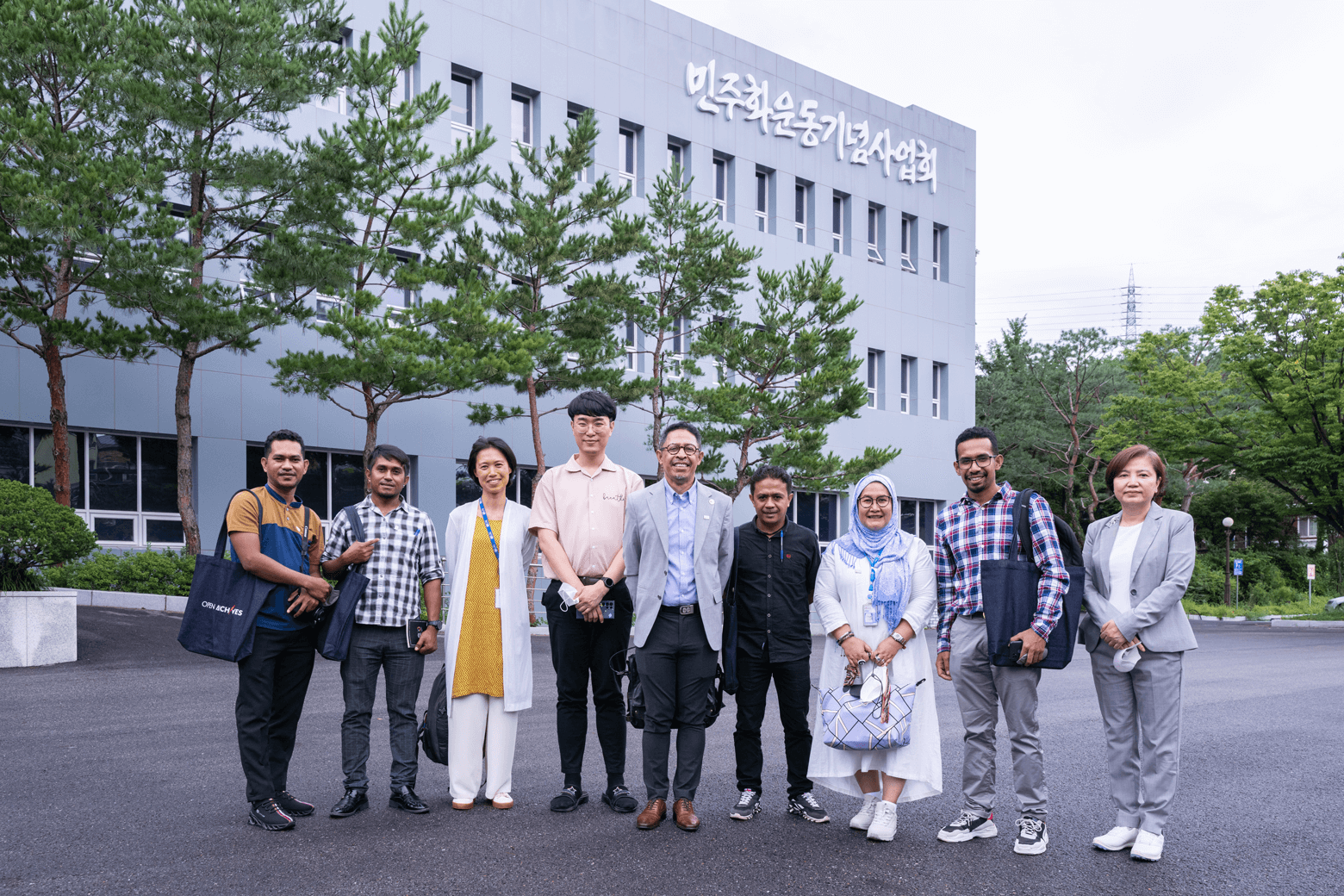 Visit to KDF 이미지